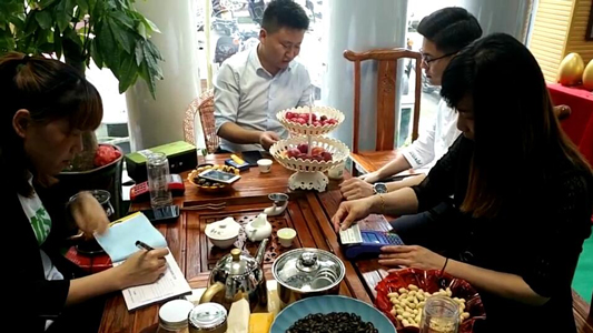 元旦節(jié)闔家團圓，空氣能售后服務(wù)人員依然奮斗前線